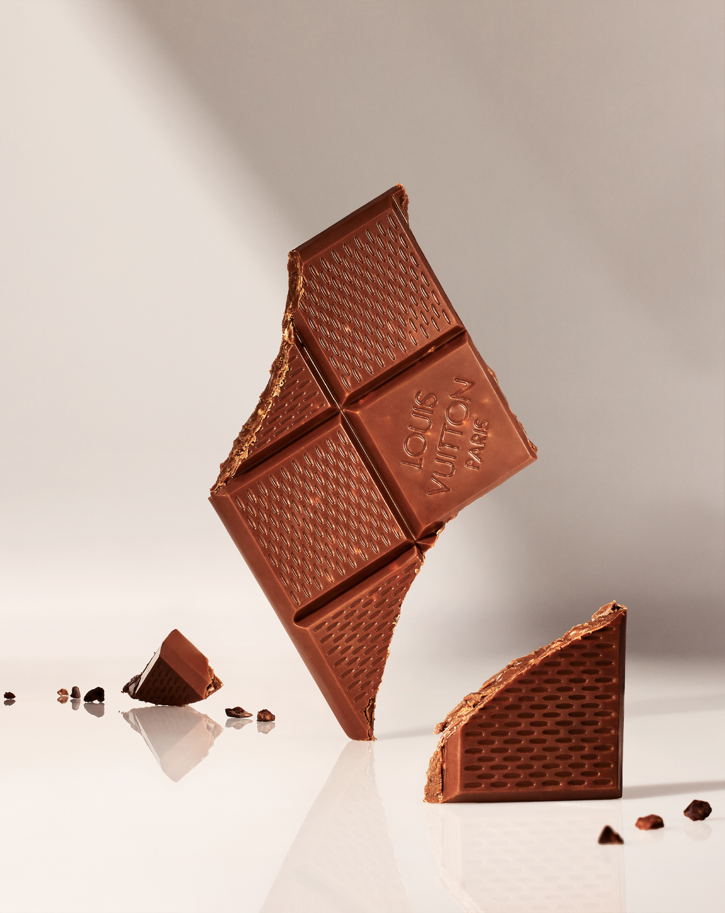 Milk chocolate filled bar - crispy spread